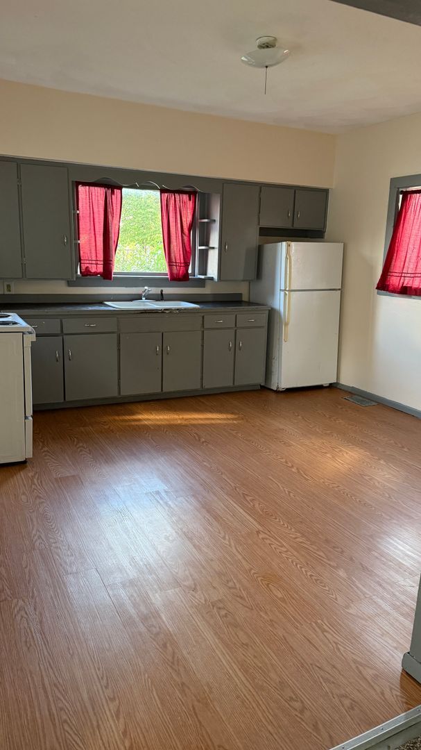 211 E Home St in New Castle, PA - Building Photo - Building Photo