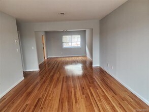 18 Pavilion Ridge Way in Suffern, NY - Foto de edificio - Building Photo