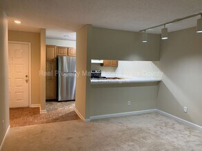 700 Bishops Park Dr in Raleigh, NC - Building Photo - Building Photo