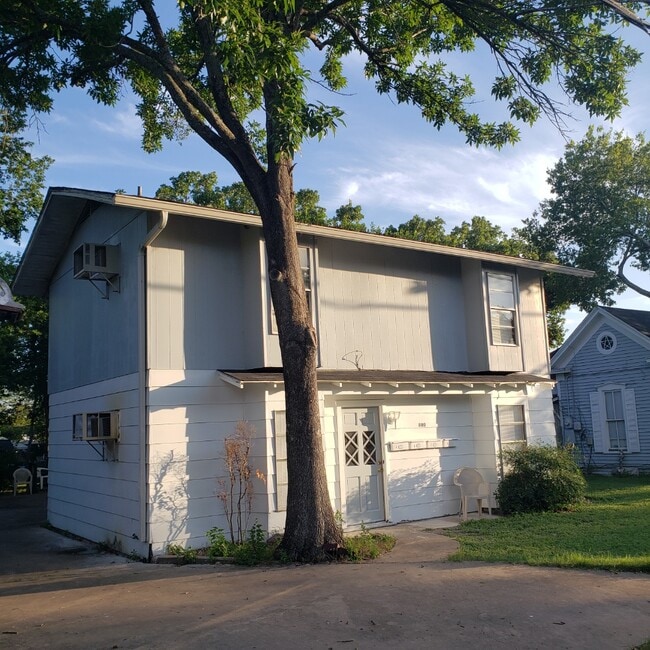 809 W 4th St, Unit A