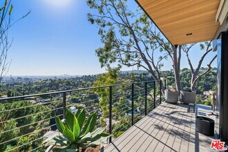 5671 Spreading Oak Dr in Los Angeles, CA - Building Photo - Building Photo