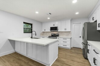 5519 De Lange Ln in Houston, TX - Building Photo - Building Photo