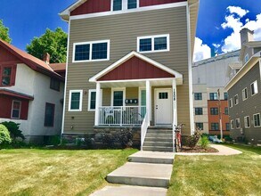 1208 Como Ave SE in Minneapolis, MN - Foto de edificio - Building Photo