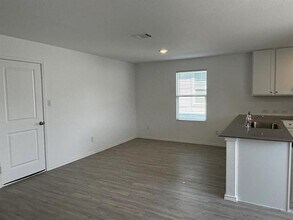 2436 Hunter Peak in New Braunfels, TX - Building Photo - Building Photo