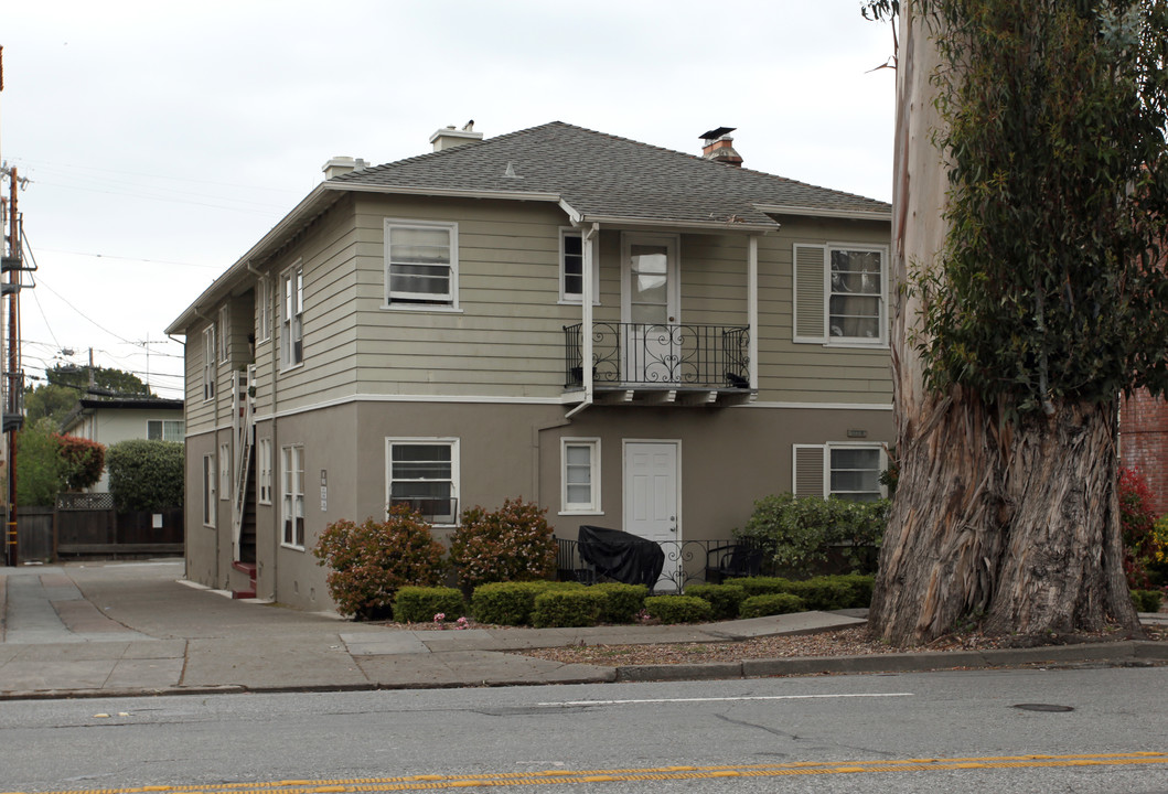 1120 El Camino Real in Burlingame, CA - Building Photo