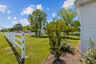 801 NC-33 in Chocowinity, NC - Building Photo - Building Photo