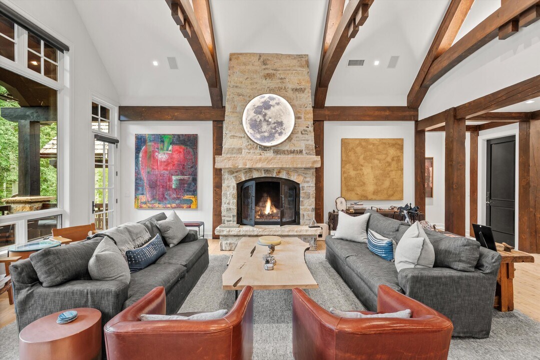 289 Exhibition Ln in Aspen, CO - Building Photo