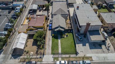 1020 W 106th St in Los Angeles, CA - Building Photo - Building Photo