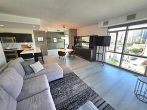 800 The Mark Ln in San Diego, CA - Foto de edificio - Building Photo