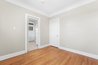 38 Lawton Rd in Riverside, IL - Building Photo - Building Photo