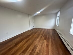 156 Garfield Ave in New London, CT - Building Photo - Building Photo