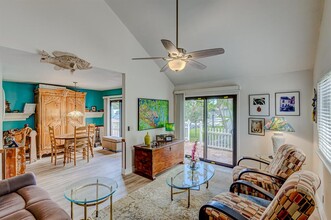 9070 Green Meadows Way in Palm Beach Gardens, FL - Building Photo - Building Photo