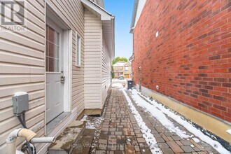 799 Silverthorn Mill Ave in Mississauga, ON - Building Photo - Building Photo