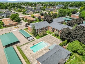 34763 Maple Ln Dr in Sterling Heights, MI - Building Photo - Building Photo
