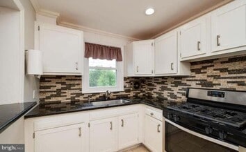 321 Linden Ln in West Reading, PA - Building Photo - Building Photo