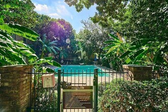 10047 Westpark Dr, Unit 46 in Houston, TX - Building Photo - Building Photo