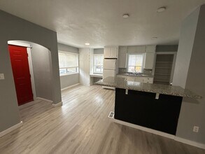 672 Breys Ave NE in Salem, OR - Building Photo - Building Photo