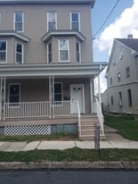 327-329 W King St in Chambersburg, PA - Building Photo