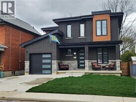 204 Homewood Ave in Hamilton, ON - Building Photo