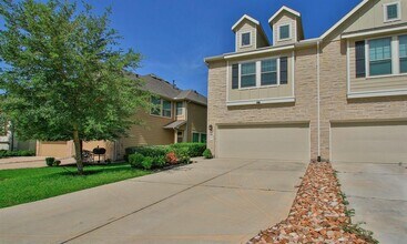 239 Biltmore Loop in Montgomery, TX - Building Photo - Building Photo