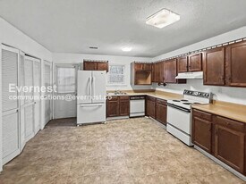 426 Buckingham Cir in Birmingham, AL - Building Photo