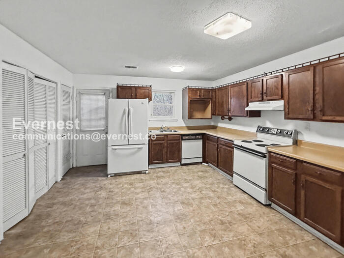 426 Buckingham Cir in Birmingham, AL - Building Photo