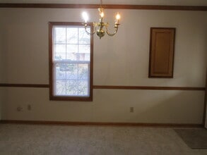 2010 Essex Dr in Sumter, SC - Building Photo - Building Photo