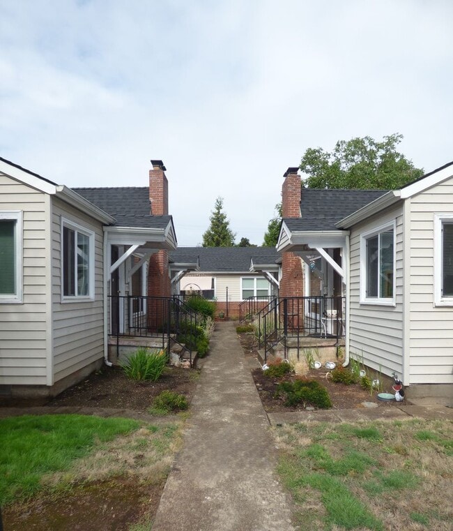 1189 Saginaw St S in Salem, OR - Building Photo - Building Photo