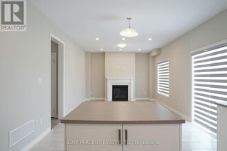 242 Springfield Cres in Clearview, ON - Building Photo - Building Photo