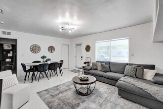 2001 Washington St in Hollywood, FL - Building Photo - Building Photo