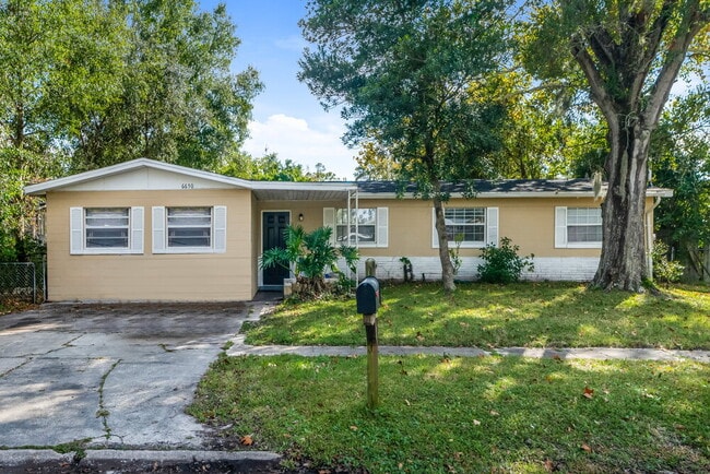6650 Pinnochio Dr