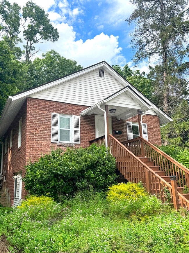 43 Lake St