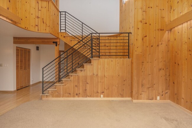 1499 Golden View Dr in Fairbanks, AK - Building Photo - Building Photo