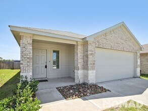 2318 Spruce Clf Ln in Spring, TX - Building Photo - Building Photo