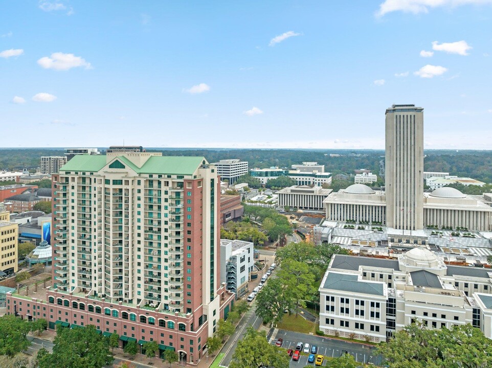 300 S Duval St in Tallahassee, FL - Building Photo