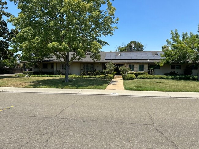 property at 317 W Banbury Dr
