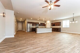 15862 W Desert Hills Dr in Surprise, AZ - Building Photo - Building Photo