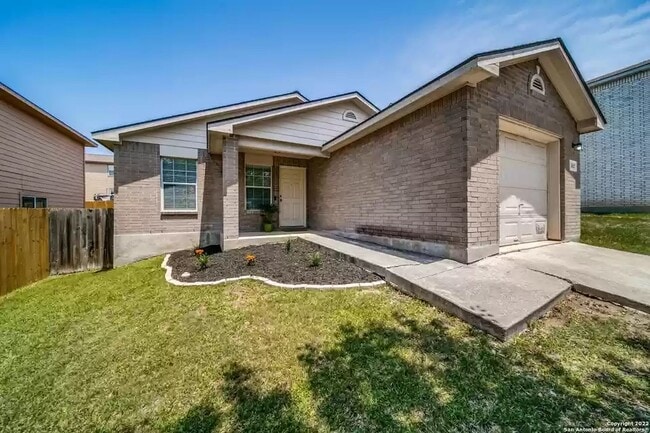6327 Wild Flower Way in San Antonio, TX - Building Photo - Building Photo