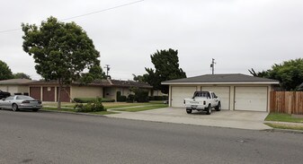 1728 W Francis Dr in Anaheim, CA - Building Photo