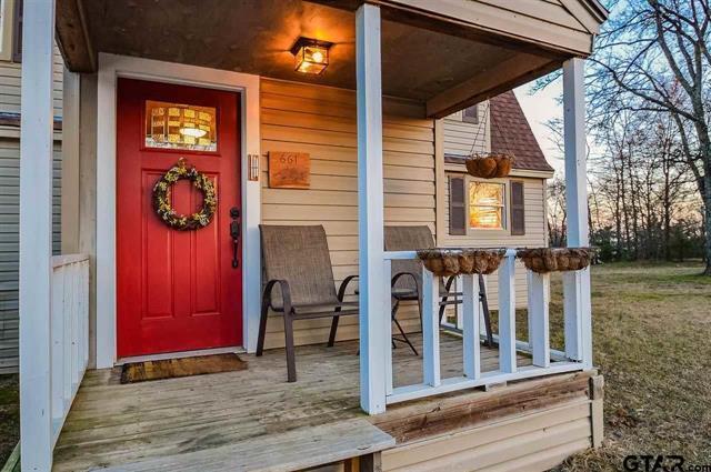 property at 661 Private Rd 7422