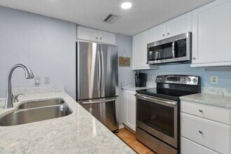 3056 S Fletcher Ave in Fernandina Beach, FL - Building Photo - Building Photo