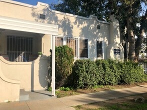 1850 Rodney Dr in Los Angeles, CA - Building Photo - Building Photo