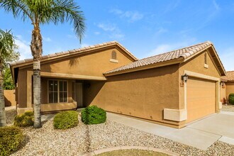 15040 W Kings Dr in Surprise, AZ - Building Photo - Building Photo