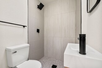 706 E Dakota Ave in Denver, CO - Foto de edificio - Building Photo