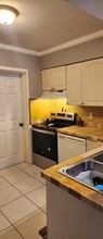 2425 NW 9th Ter, Unit 2425 in Wilton Manors, FL - Building Photo - Building Photo