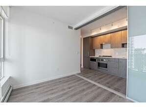 13350 Central Av in Surrey, BC - Building Photo - Building Photo