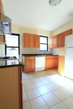 51 Bay State Ave, Unit 1 in Somerville, MA - Foto de edificio - Building Photo