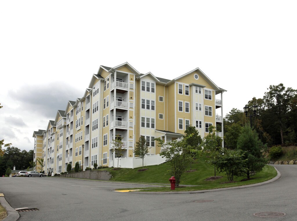 Lynnfield Commons Lynnfield, MA Apartments