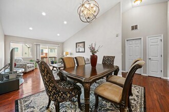 2933 Saganashkee Ln in Naperville, IL - Building Photo - Building Photo