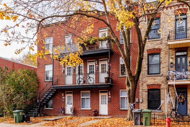 3551-3561 Gertrude Rue in Verdun, QC - Building Photo - Building Photo